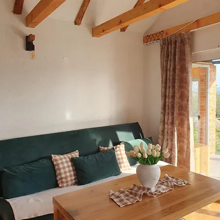 Holiday home Apartman Vikendicamanja *